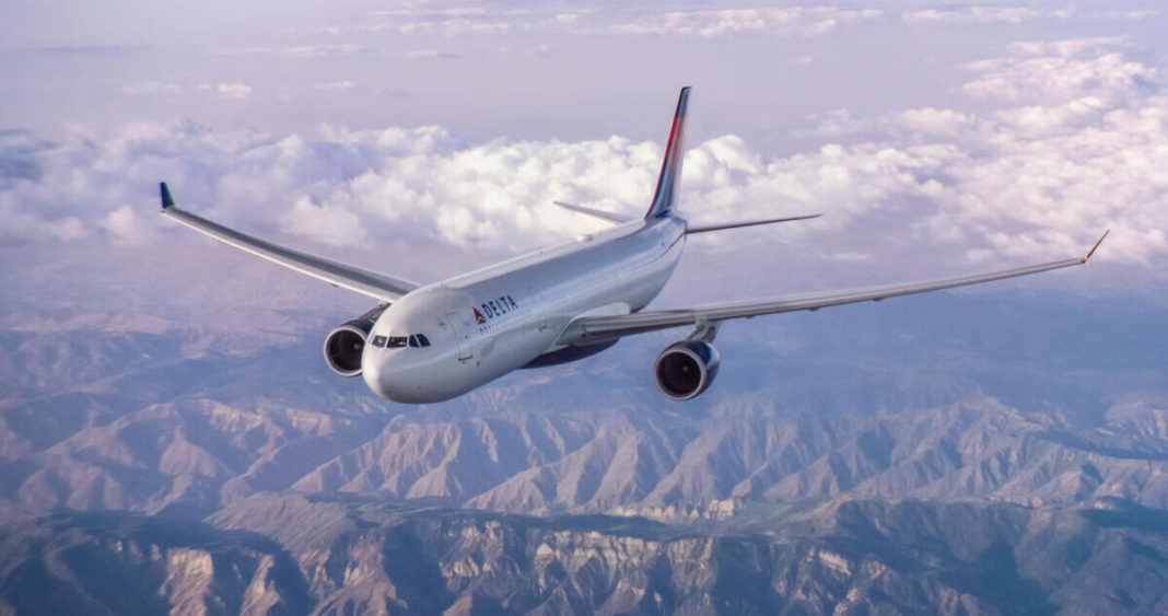 Vuelo Delta sufre turbulencias severas: 25 pasajeros hospitalizados