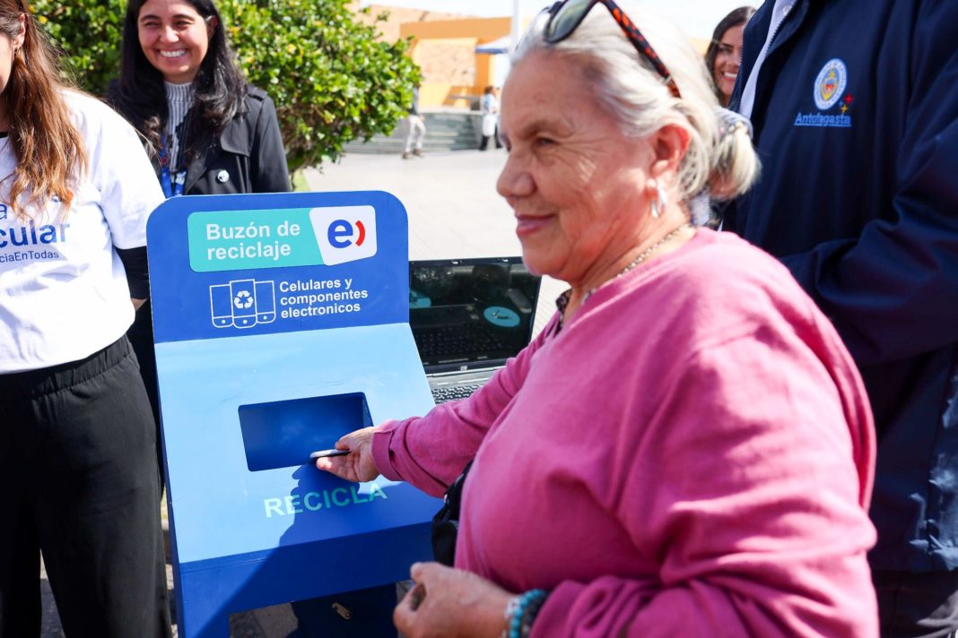 ¡Recicla tus celulares olvidados y ayuda al medio ambiente!
