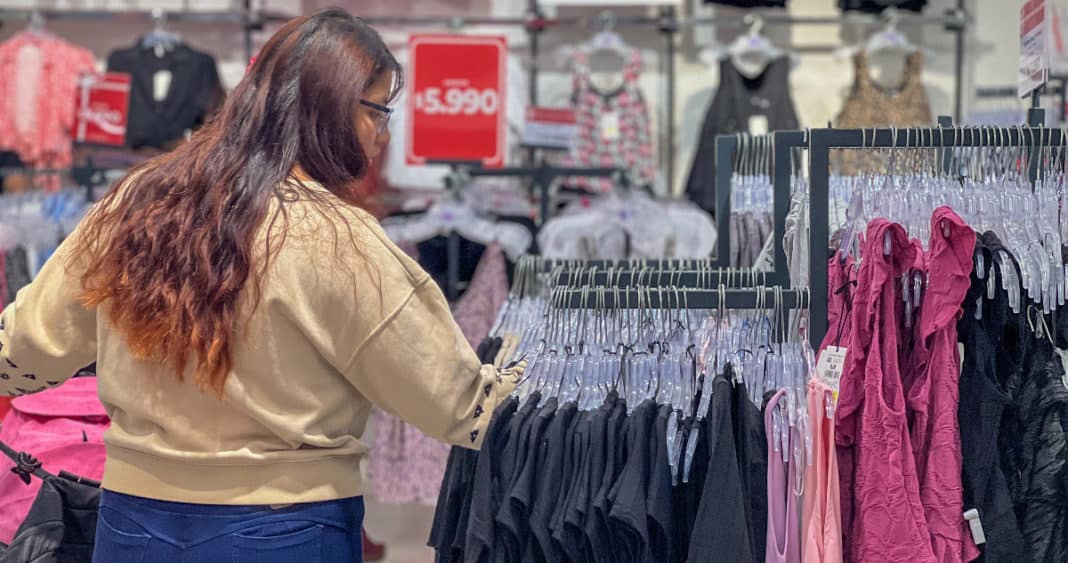 Actividad Económica Crece Discretamente en Julio: Comercio y Servicios Destacan