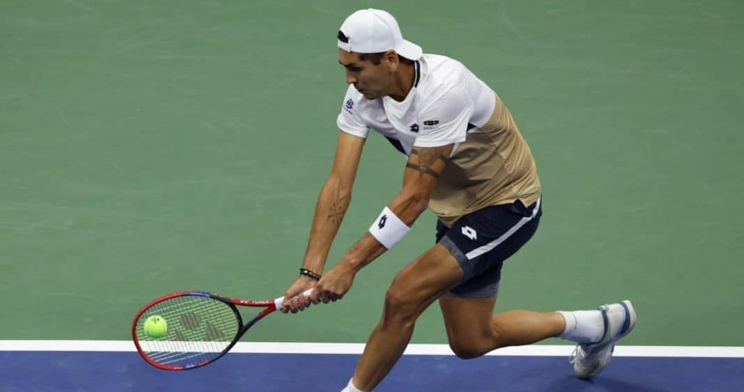 Alejandro Tabilo se retira de la Copa Davis: Prioridad es recuperar su salud y rendimiento