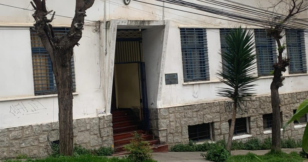 Alerta en Colegio de Valparaíso: Amenaza de Tiroteo Desata Evacuación Preventiva