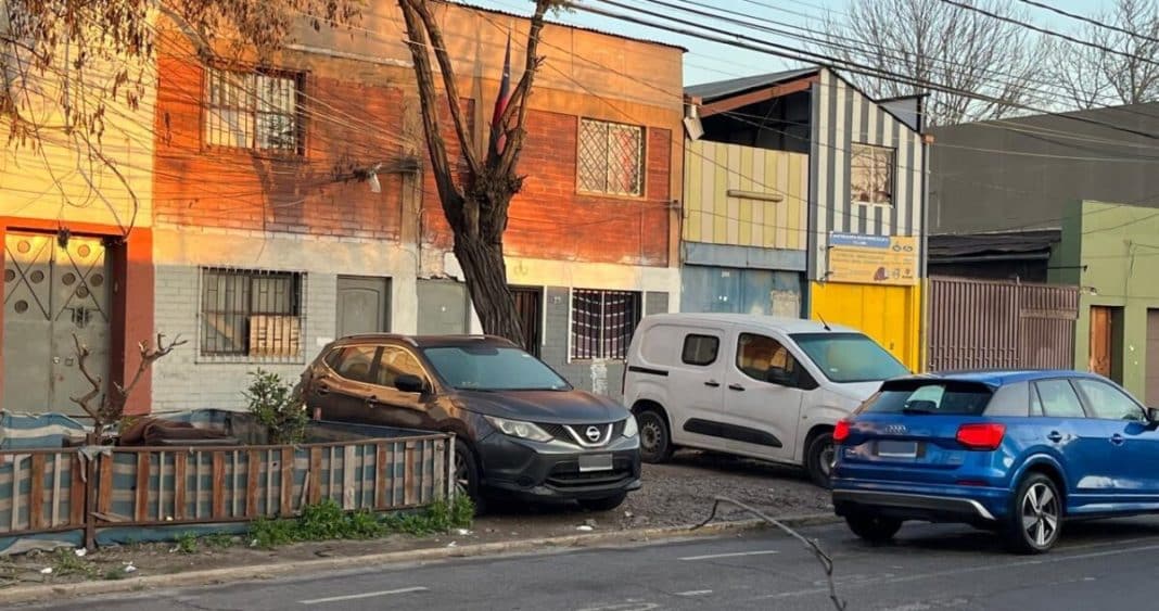 Asalto con Disfraz de Carabineros Sacude Estación Central: Delincuentes Roban Millones