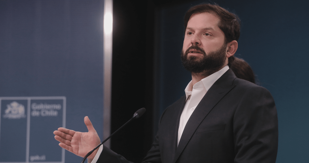 Boric defiende el diálogo social como clave para la gobernabilidad
