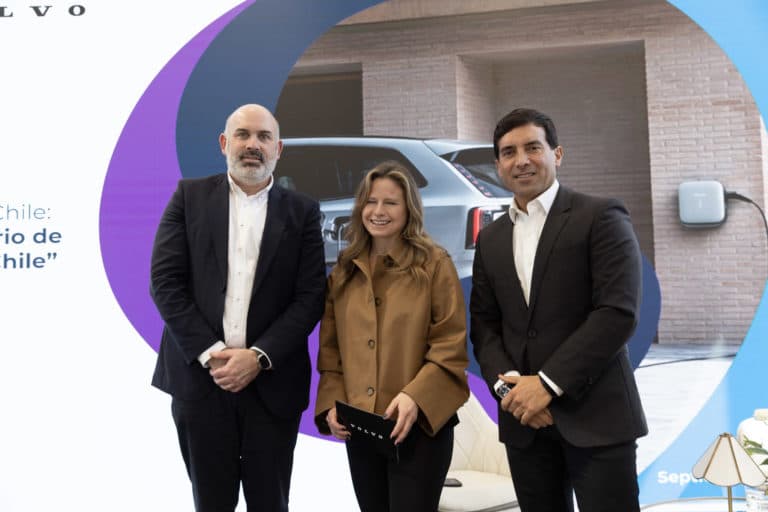 Chilenos Abrazan los Autos Eléctricos: 96% de Usuarios Satisfechos