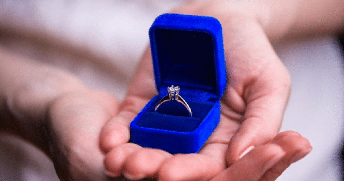 Cómo Elegir el Anillo de Compromiso Perfecto: Guía Experta para Deslumbrar a tu Pareja