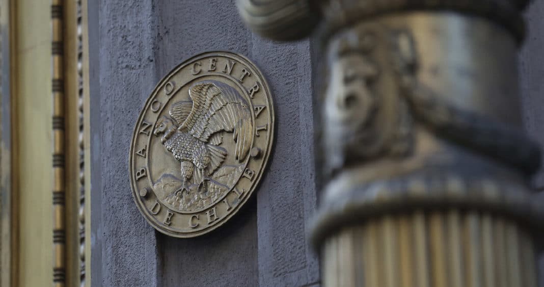 Cómo el Banco Central analiza el impacto del salario mínimo y la jornada laboral en el mercado de trabajo