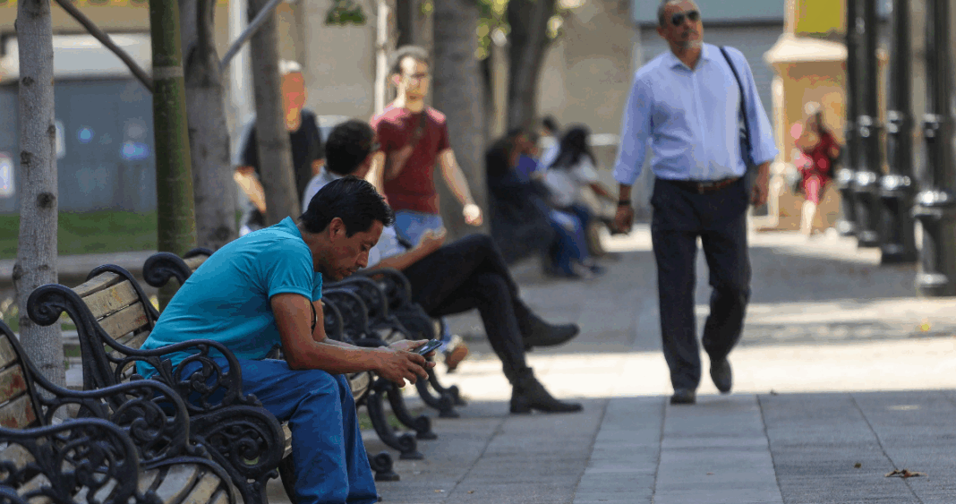 Cómo el Gobierno ha empeorado la crisis de empleo en Chile