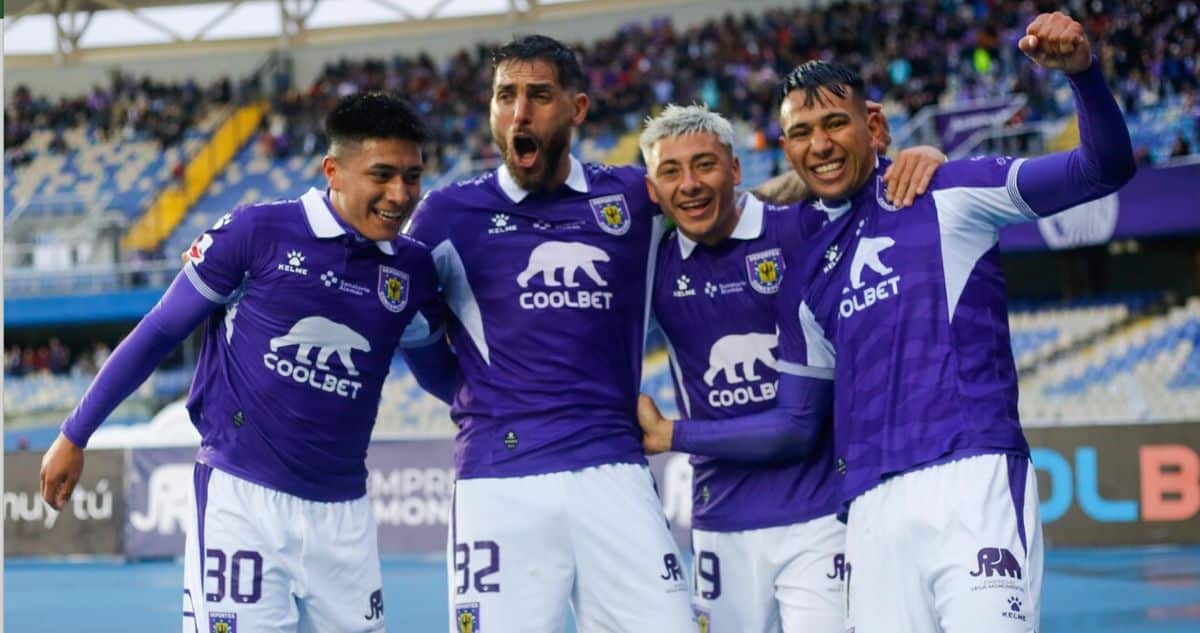 Deportes Concepción Aplasta a Cobreloa y Reaviva la Emocionante Lucha por el Ascenso