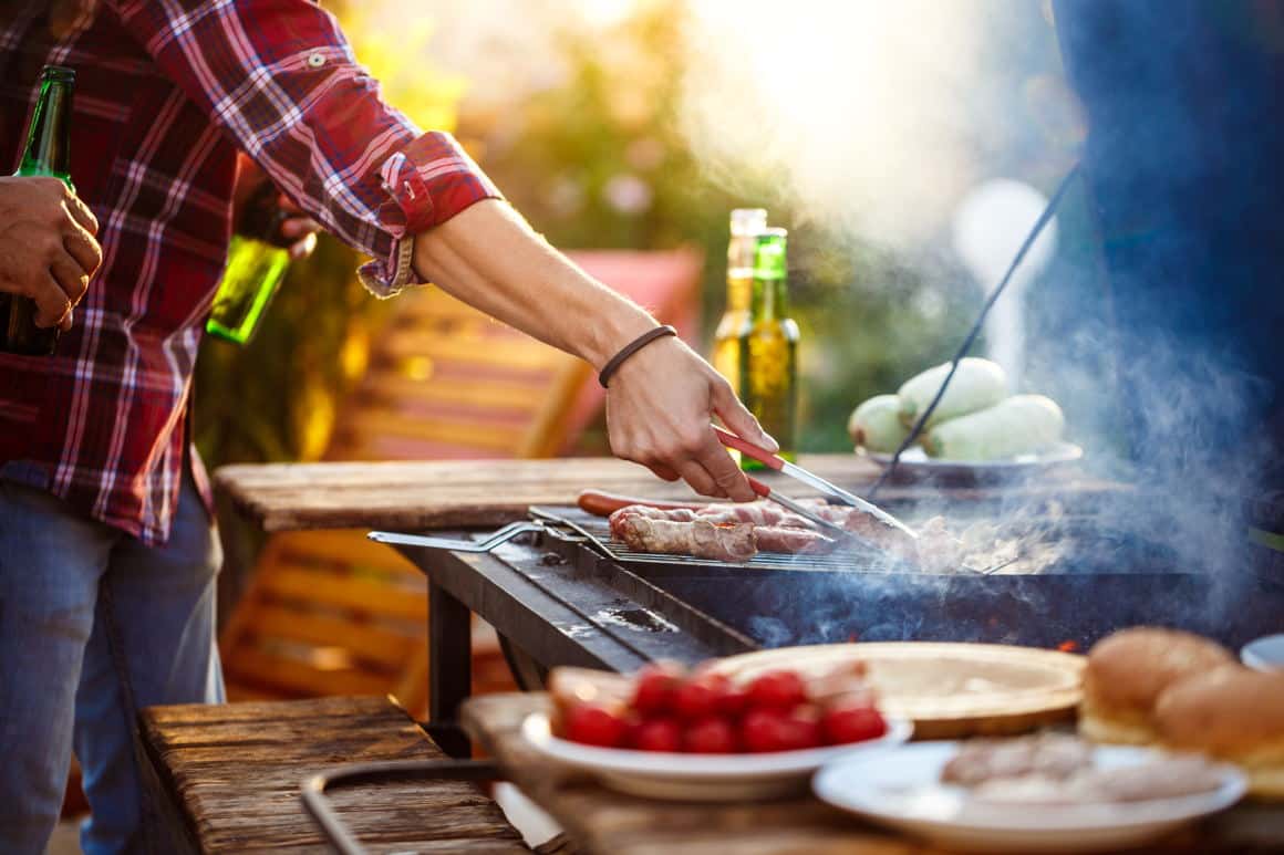 Descubre la Parrilla Perfecta para tu Celebración Dieciochera: Carbón, Gas o Eléctrica
