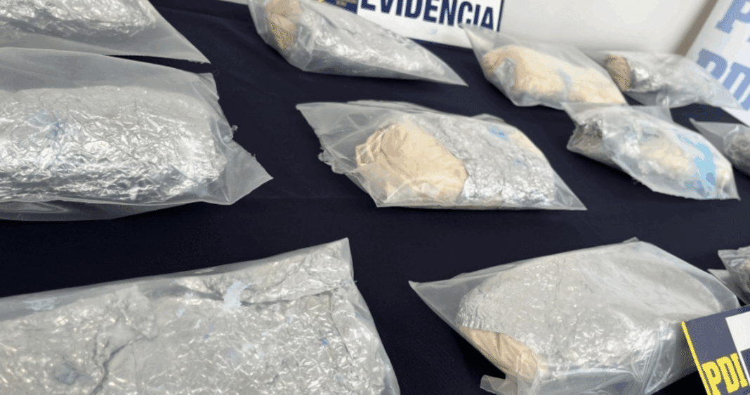 Descubren Millonario Cargamento de Cocaína Oculto en Camión