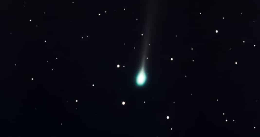 Descubren el Cometa C/2025 R2 Swan: Un Fenómeno Astronómico Único Cada 22.554 Años