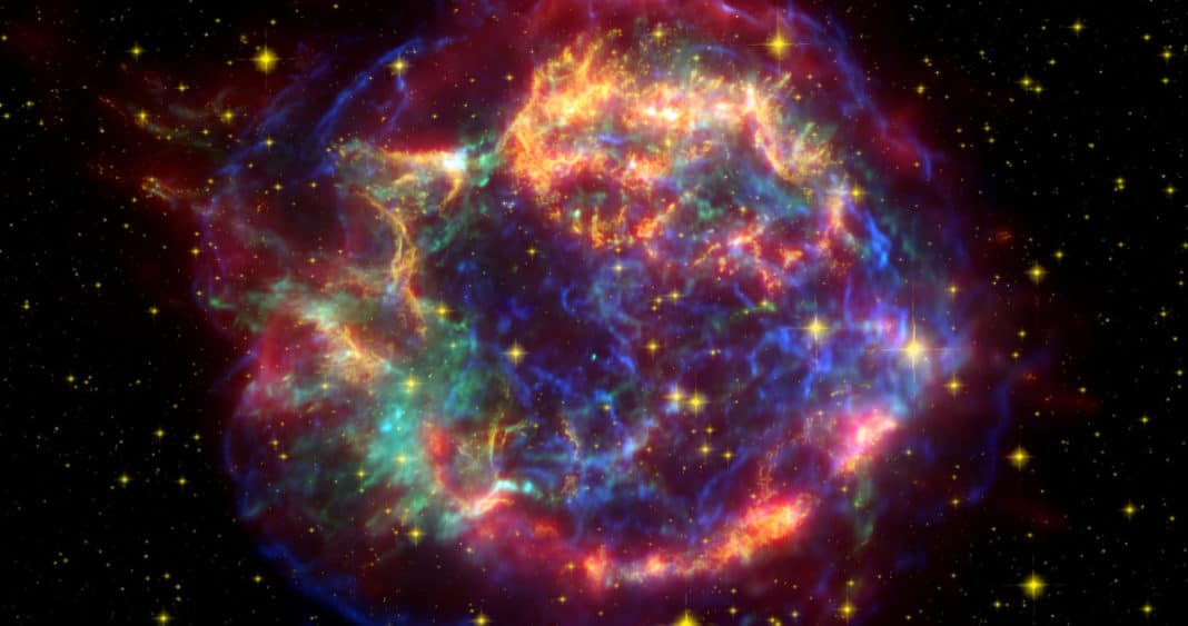 Descubren la Violenta Reorganización Interna de una Estrella Antes de Explotar como Supernova