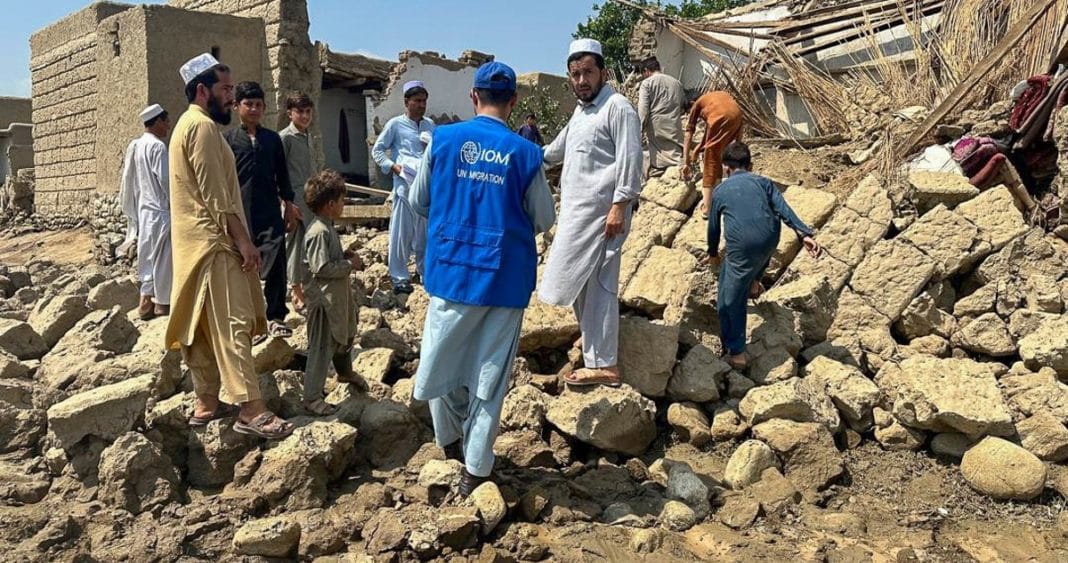 Devastador Terremoto en Afganistán: Más de 800 Muertos y 2.500 Heridos