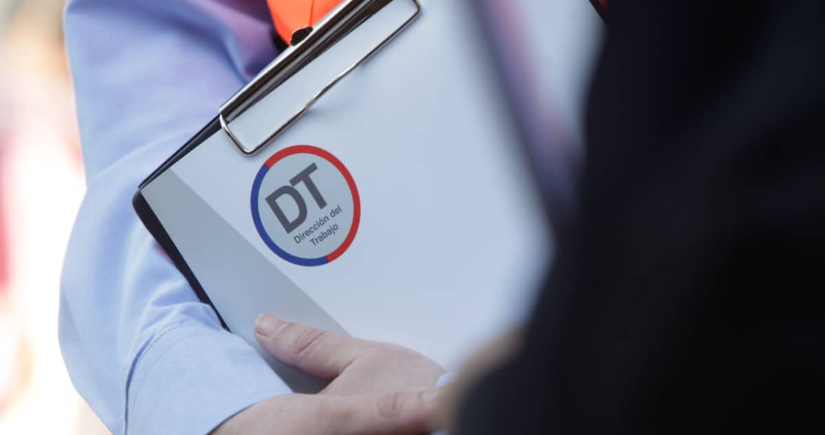 Empresarios Derrotados: La Dirección del Trabajo Impone Jornada Laboral de 40 Horas en un Solo Día