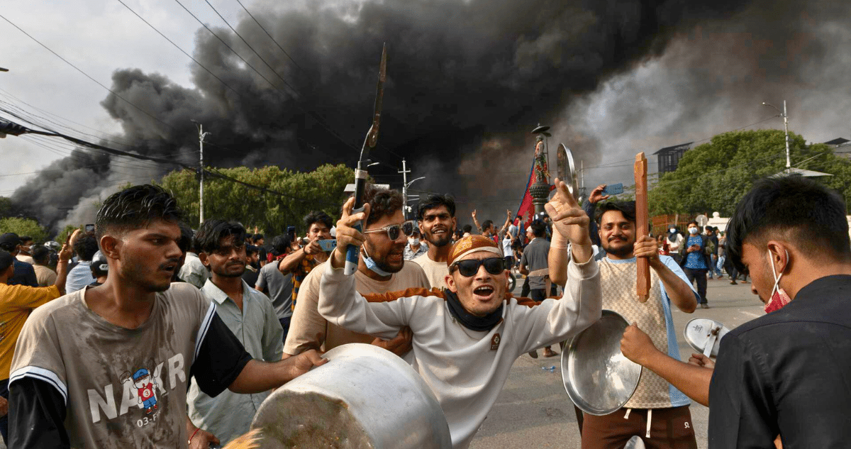 Fuga Masiva de Presos en Nepal: Más de 10.000 Reclusos Prófugos Tras Violentas Protestas