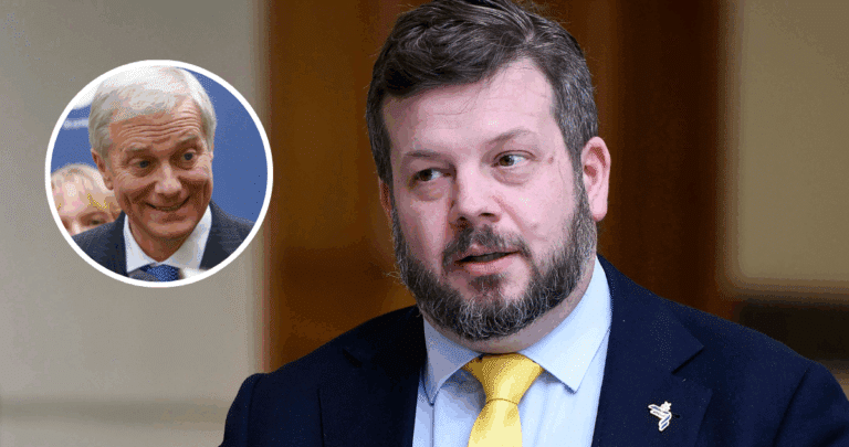 Gobierno Acusado de Fortalecer Imagen de Candidato Republicano