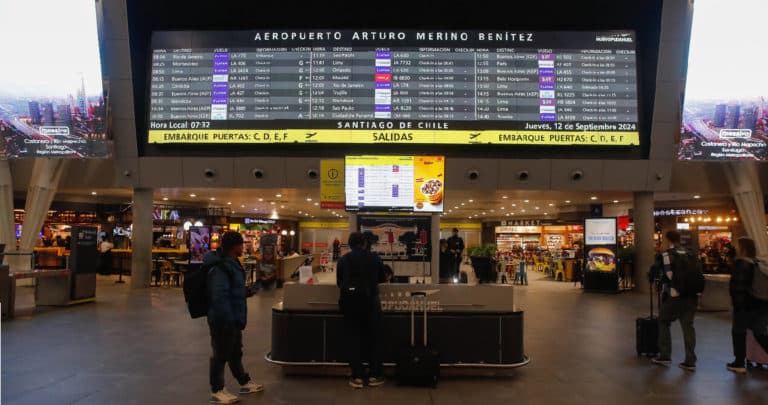 Gobierno Estudia Aumentar Tasas de Embarque para Vuelos Internacionales