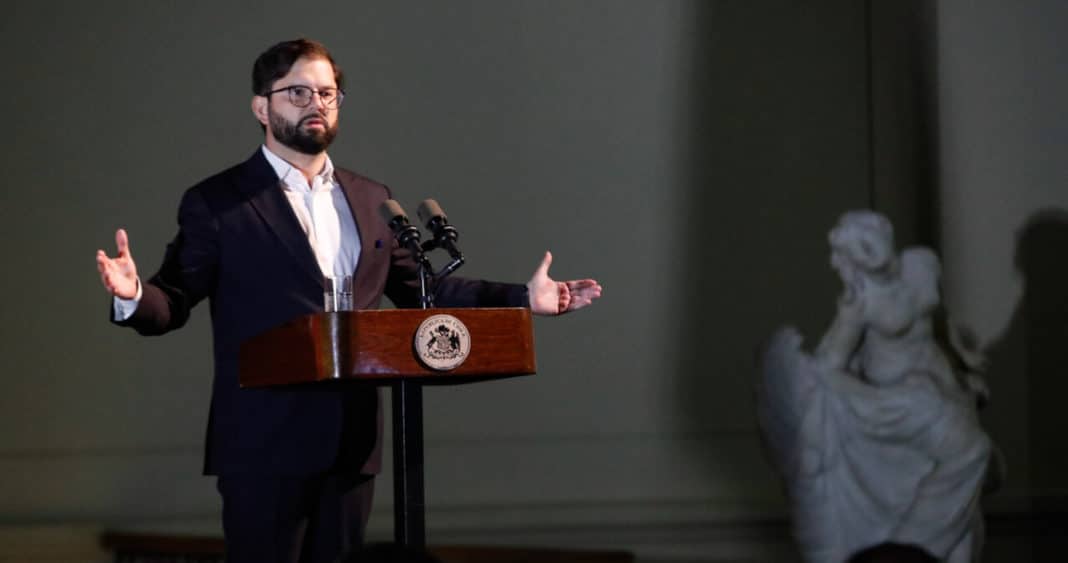Gobierno Investiga Estafa Virtual que Usa Imagen Deepfake del Presidente Boric