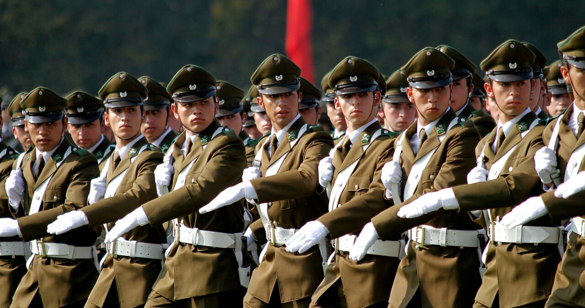 Gobierno enfrenta críticas por retraso en pago de bono a Carabineros