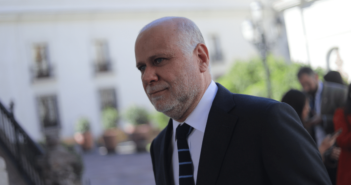 Gobierno se compromete a cumplir acuerdo con oposición sobre voto obligatorio