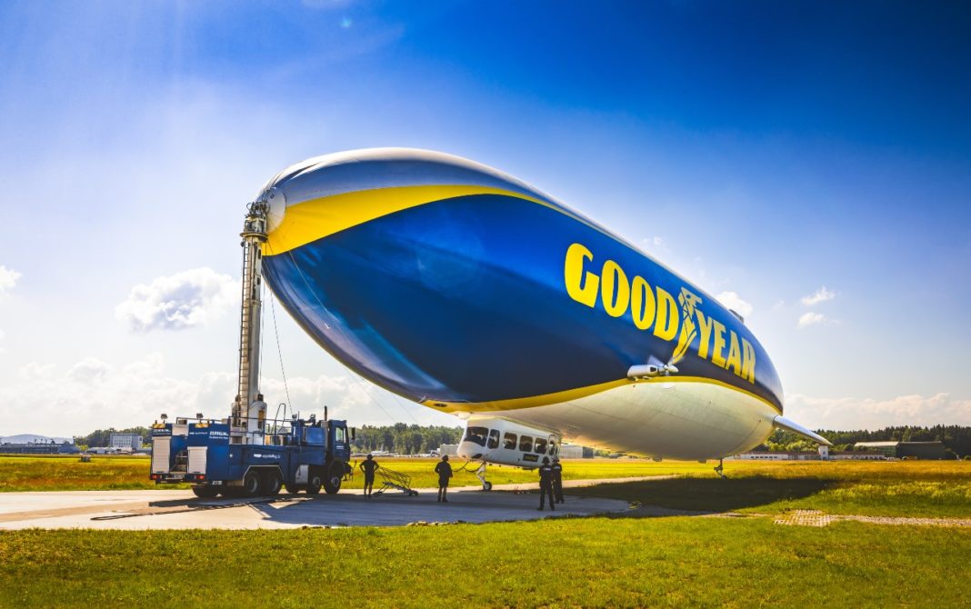 Goodyear Blimp: 100 Años de Innovación y Nostalgia Aérea
