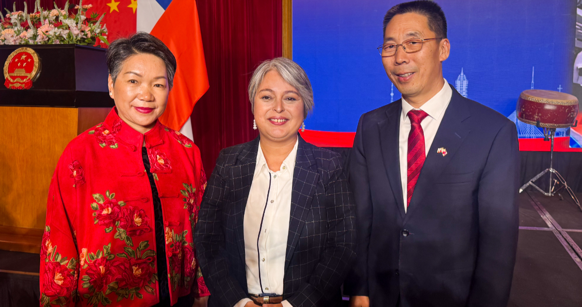 Jara Promete Profundizar Lazos Estratégicos con China en Eventual Gobierno