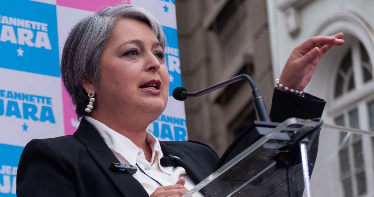 Jeannette Jara: La Candidata Que Busca Conquistar a los Indecisos