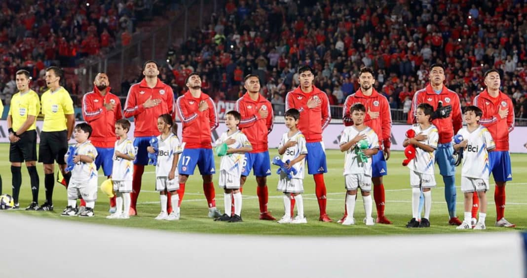 La Roja Enfrenta Duro Castigo de la FIFA por Discriminación y Abuso Racista