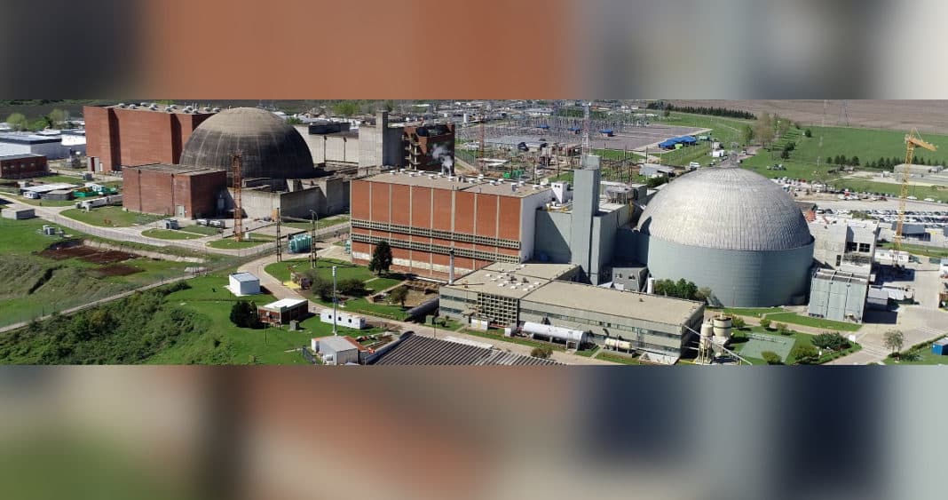 Milei anuncia privatización parcial de las centrales nucleares argentinas