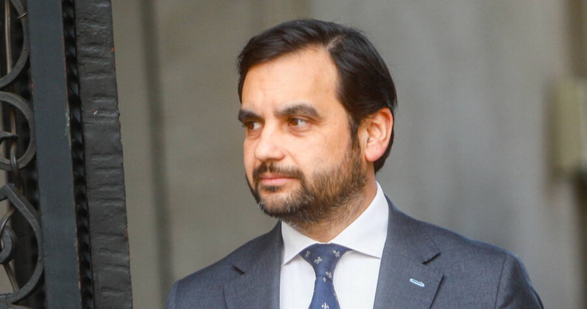 Ministro Gajardo Enfrenta Amenazas de Muerte: Gobierno Denuncia Ataques en Redes Sociales