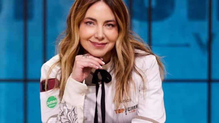 Mónica Godoy Deslumbra con Sensual Sesión Fotográfica en la Cocina