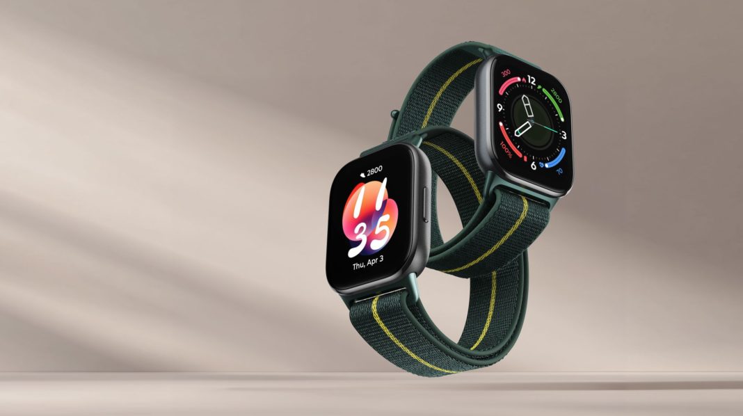 Motorola lanza los nuevos moto buds loop y moto watch fit en color Pantone Trekking Green