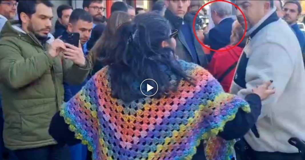 Mujer detenida por agredir e insultar al candidato presidencial José Antonio Kast en Curicó