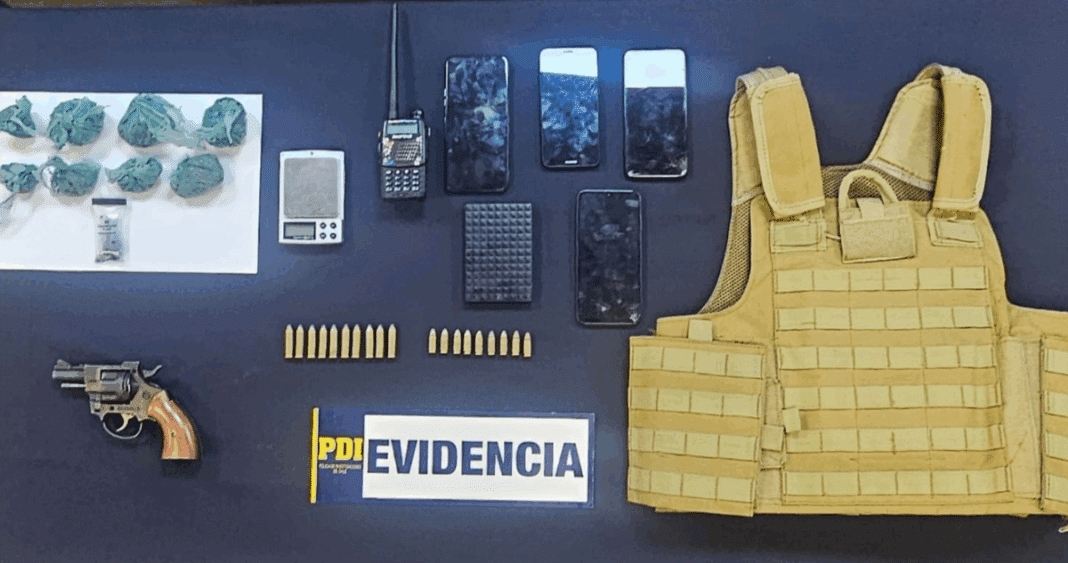 Operativo Policial en Valdivia: 13 Detenidos y Hallazgo de Chaleco Antibalas Robado