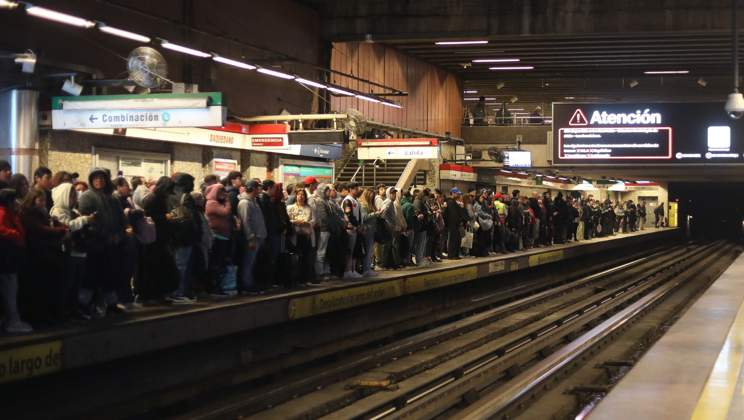 Prevenir Tragedias en el Metro: Un Desafío Urgente de Salud Mental