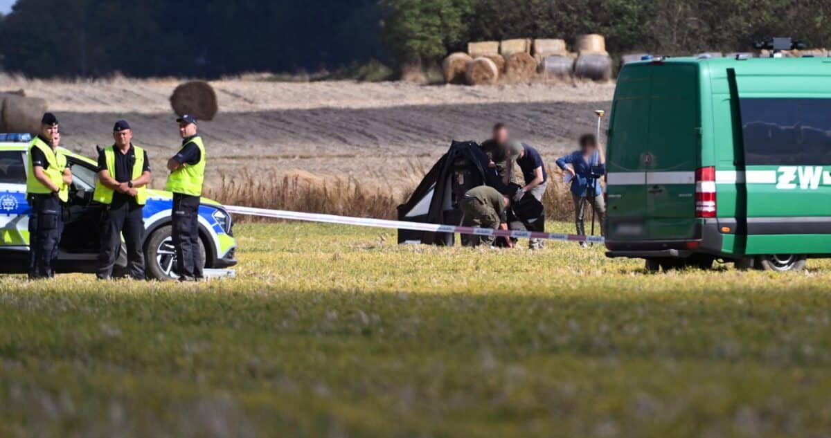 Poland's military and emergency services inspect sites after Russian airspace violation Rusia niega planes de atacar Polonia tras acusaciones de violación de espacio aéreo