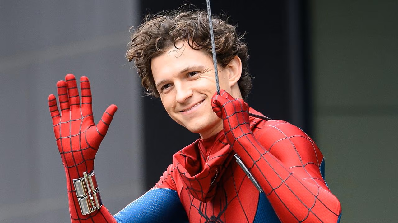 Tom Holland Sufre Conmoción Cerebral en Accidente Durante Rodaje de