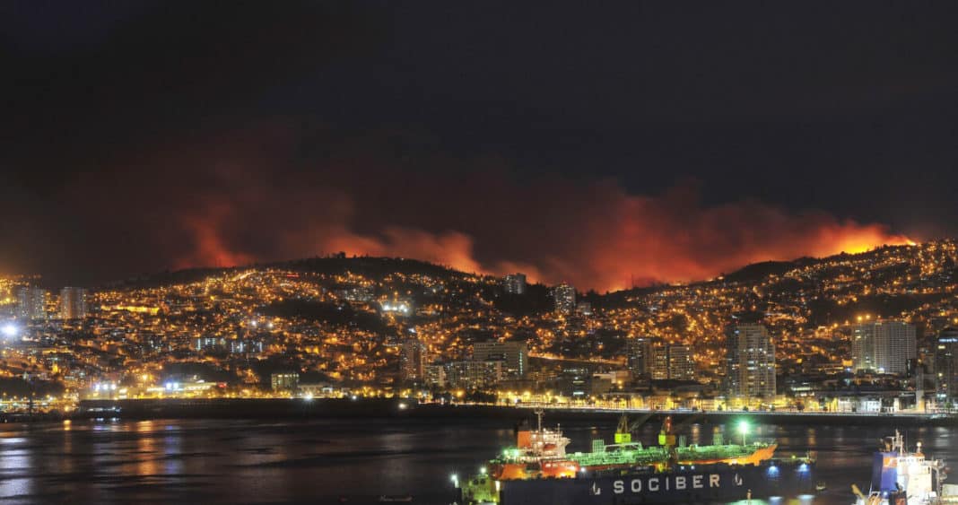 Víctimas del Megaincendio de Valparaíso Denuncian al Estado Chileno ante la ONU por Violación de Derechos Humanos