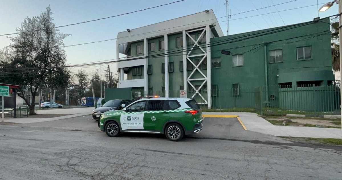 Violentos Disturbios en Comisaría de Huechuraba: Detenida Joven de 18 Años