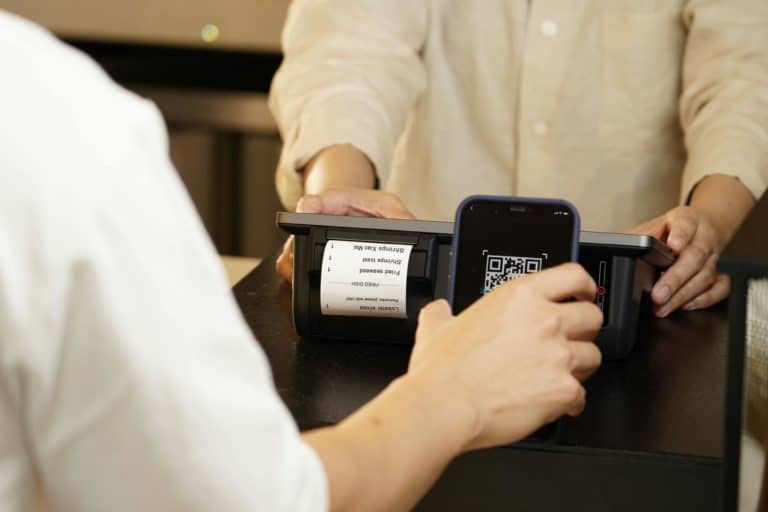 ¡Protege tu dinero en las fondas este 18! Descubre los mejores trucos para evitar estafas