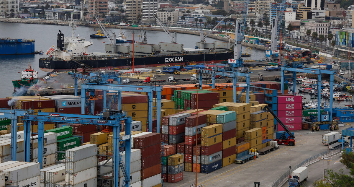 Acuerdo histórico entre TPV y estibadores de Valparaíso: Estabilidad y beneficios para los trabajadores