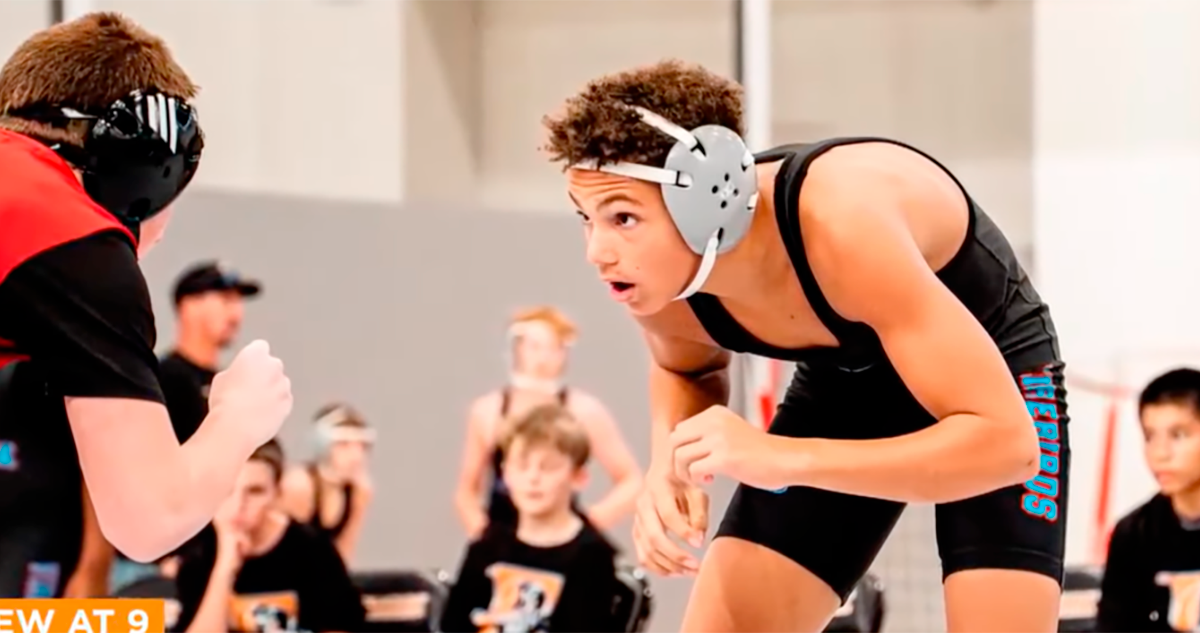 Adolescente Transgénero Lucha por Jugar en el Equipo Masculino de Básquetbol