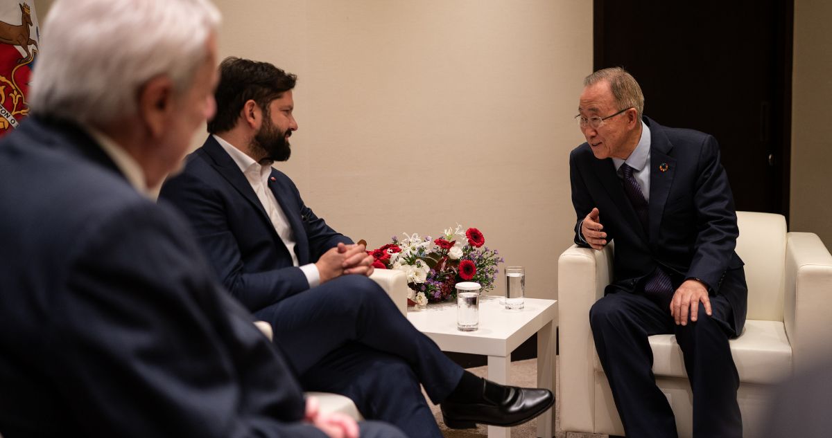 Boric y Ban Ki-moon discuten candidatura de Bachelet a la ONU: Oposición acusa uso de fondos públicos