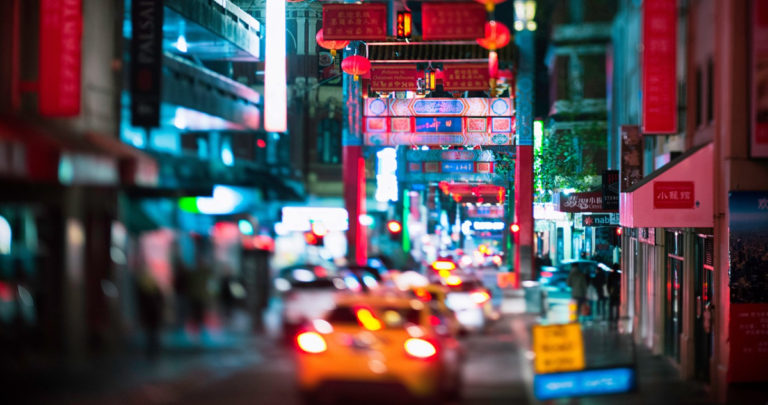 China Supera Expectativas de Crecimiento del PIB, pero Enfrenta Desafíos Económicos