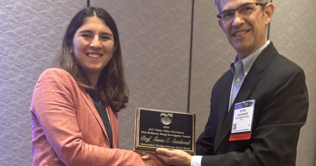 Científica chilena hace historia al recibir prestigioso premio de la American Vacuum Society