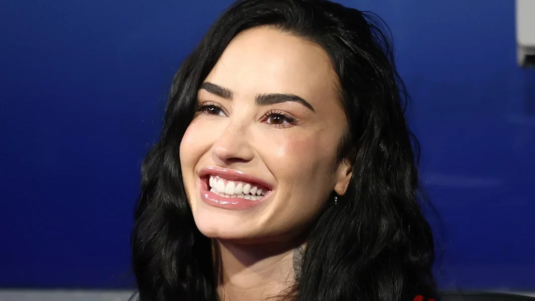 Demi Lovato Sorprende con su Transformación Física en la Pasarela de París