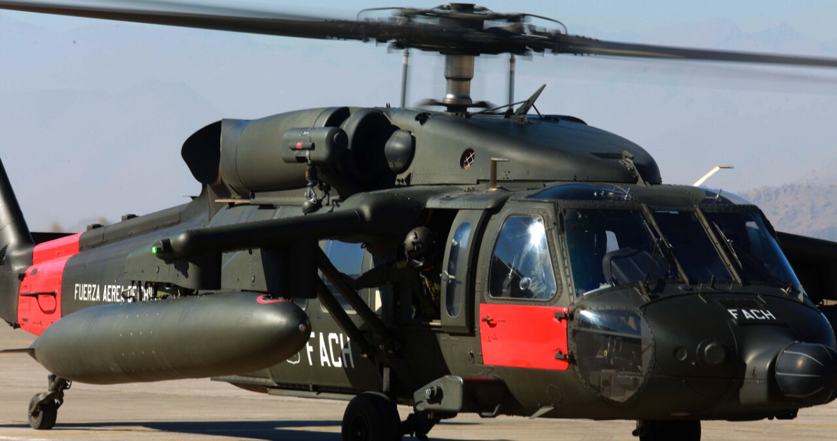 Desaparición Dramática: Helicóptero Black Hawk de la FACh Pierde Contacto en los Campos de Hielo Sur