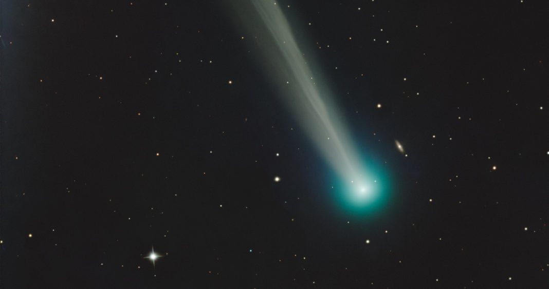 Descubre el Misterioso Cometa C/2025 R2 que Pasa Cerca de la Tierra