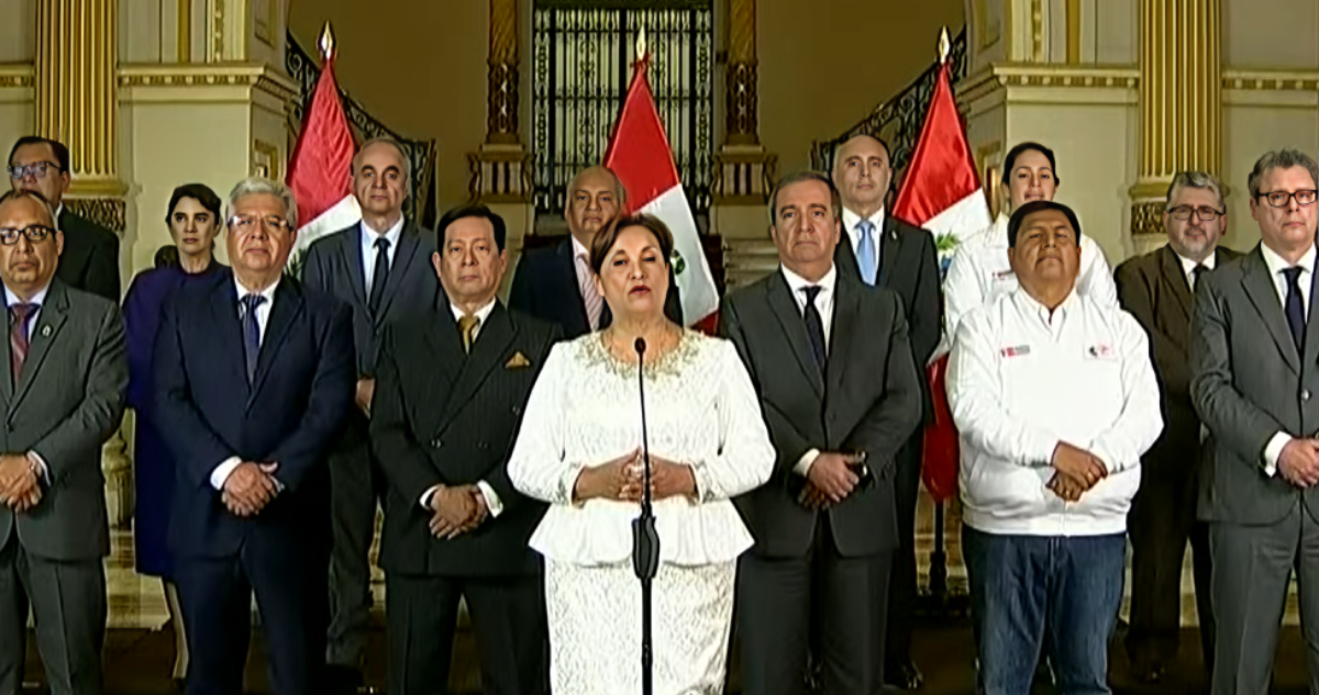 Dina Boluarte: La Caída de una Presidenta Acosada por Escándalos y Protestas