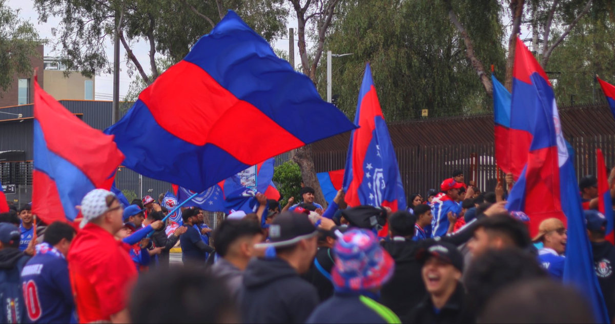 Diputado Exige Cancelar Peligroso Banderazo de Hinchas de La U en La Cisterna